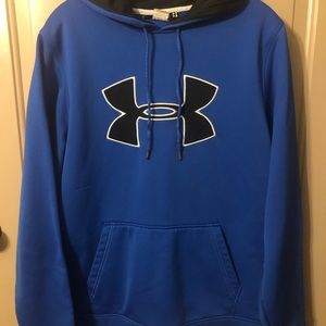 Men’s medium under Armour hooded sweatshirt